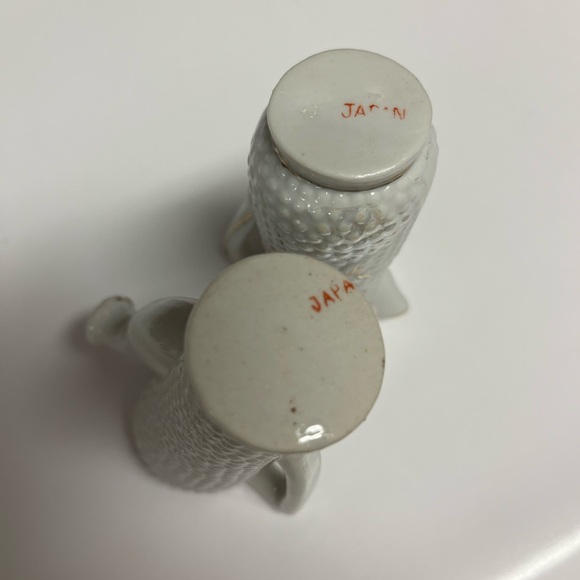 Vintage Japanese Bud Vases Set Of 2 Gold Trimmed Mini Pitchers - Picture 5 of 6